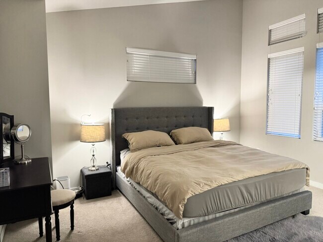 Dormitorio 1 (principal) - 1590 139th Ln NE