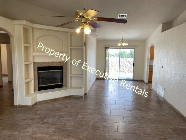 Building Photo - 3010 Jennifer St-  Beautiful 3 bed 2 bath ...