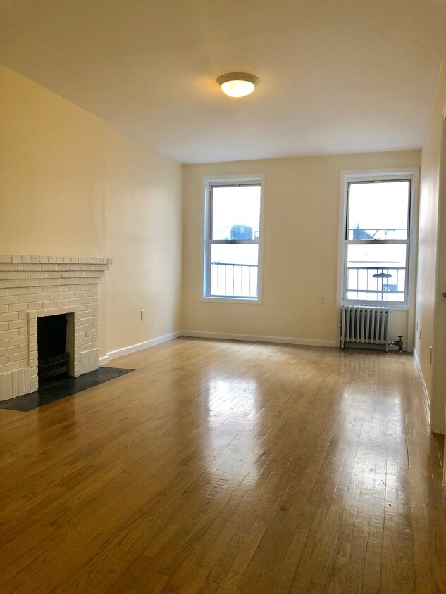 Primary Photo - 52 W 57th St