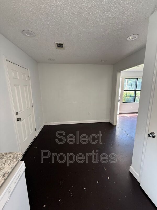Foto del edificio - 1618 W Matthews Ave