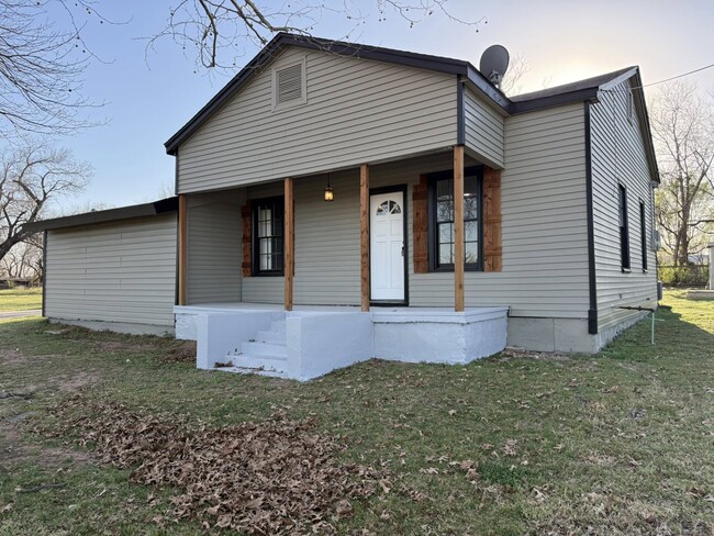 Building Photo - 6521 N Lottie Ave