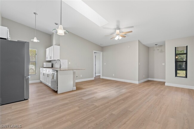 Building Photo - 5105 SW Courtyards Ct