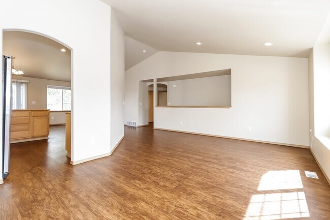 Foto del edificio - 19301 Valley View Dr