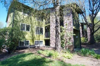 Building Photo - 3948 SW Multnomah Blvd