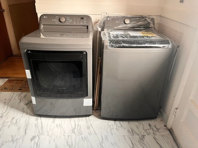 Building Photo - 5552 Scotch Ridge Rd