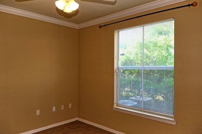 Building Photo - Lovely 1 bedroom 1 bath at Fountains at Me...