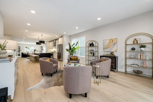 Building Photo - 1631 N Lawndale Ave