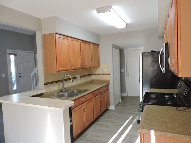 Foto del edificio - 1246 N Knollwood Dr