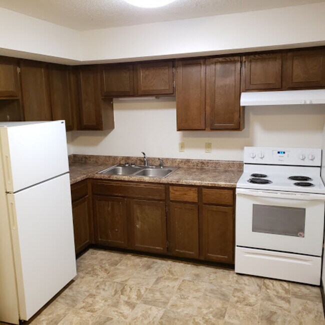 925 R Ave Unit 104, Nevada, IA 50201 Condo for Rent in Nevada, IA
