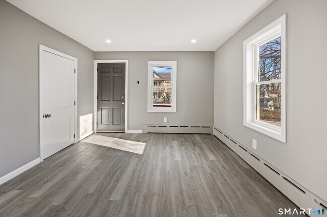 Foto del edificio - 153 Funston Ave