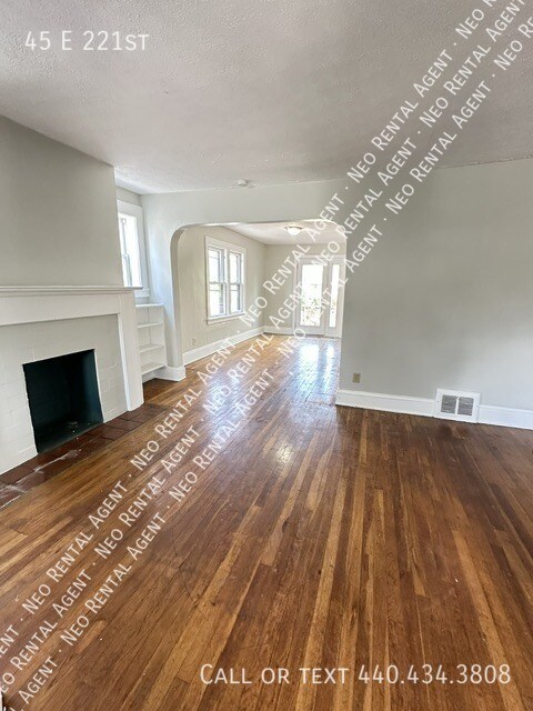 Building Photo - 45 E 221st St