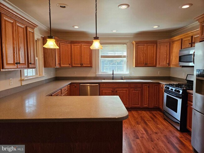 Foto del edificio - 25513 Hill Rd