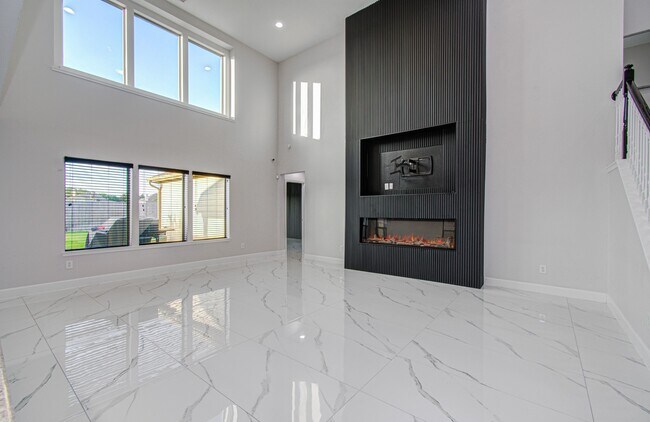 Foto del edificio - 16430 Williamstown Dr