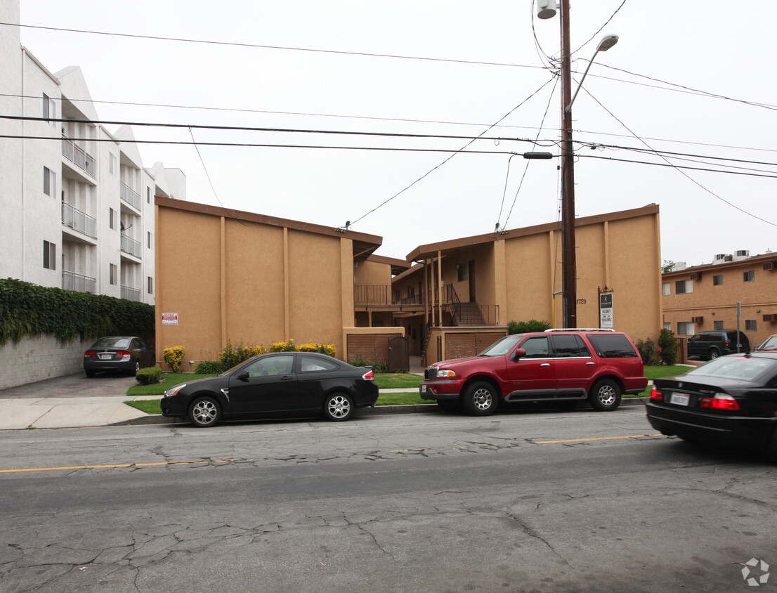 Building Photo - 1720 Grismer Ave