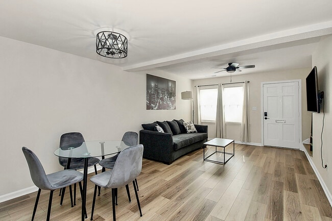 Foto del edificio - 6314 Old Pineville Rd