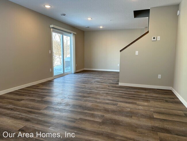 Building Photo - 3 br, 3 bath House - 6162 Manchester Ave NE