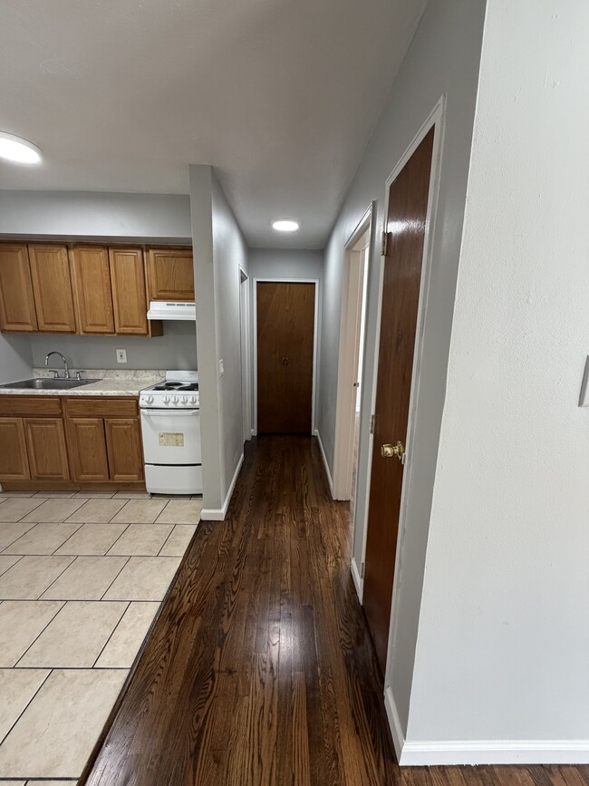 Foto del edificio - 337 E Grand Ave