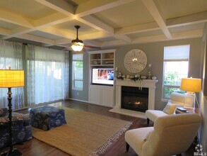 Building Photo - 480 Dartmoor Ct