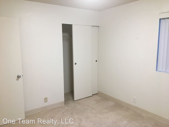 Building Photo - 3 br, 2 bath House - 95-536 Wikao St D101