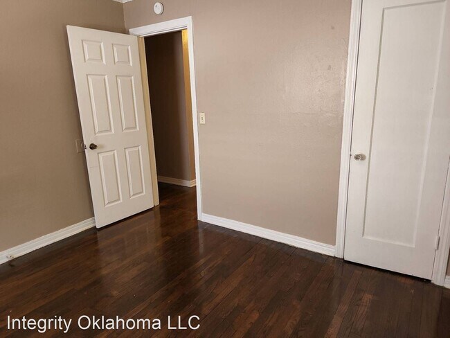 Foto del edificio - 3 br, 1 bath House - 305 E. Grumman Dr.