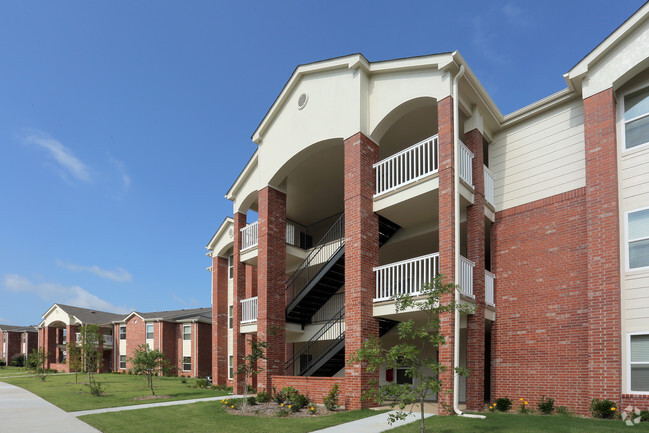 Building - The Greens at Fayetteville