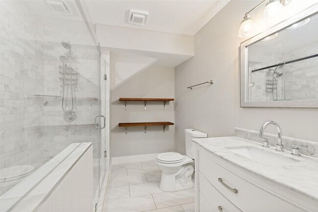 Foto del edificio - 2114 Wheaton Dr