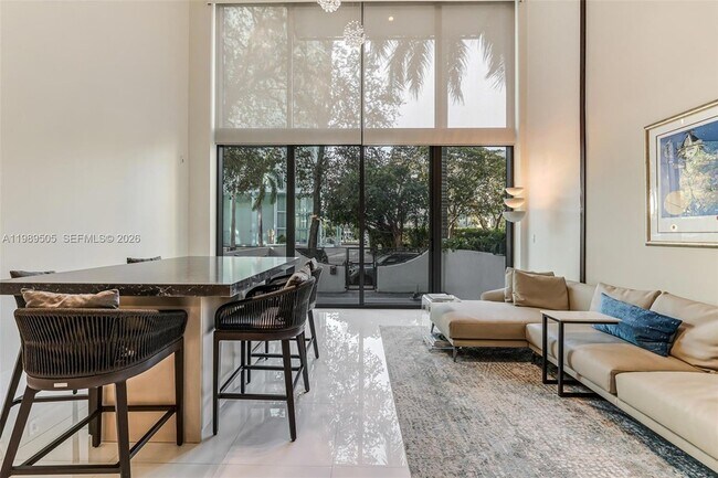 Foto del edificio - 6000 Collins Ave