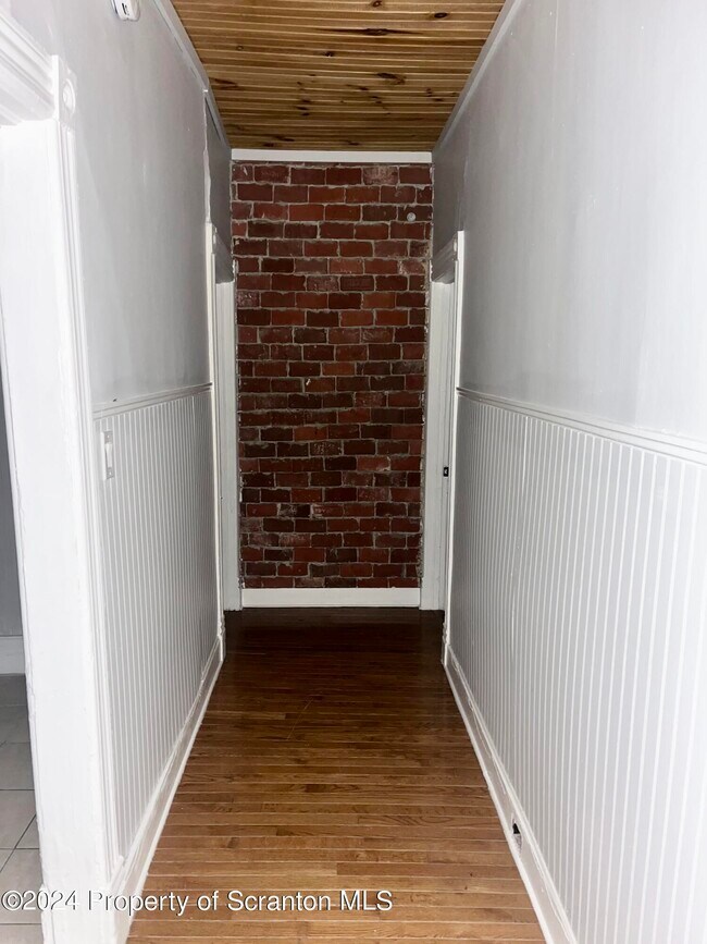 Foto del edificio - 746-748 River St