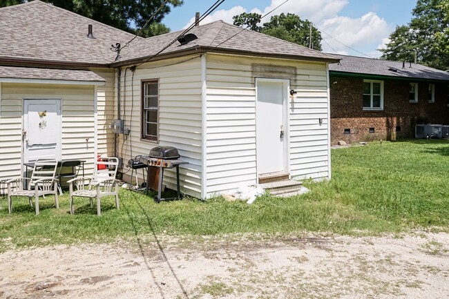 Building Photo - S Mckay Ave- Duplex