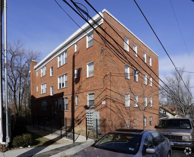 Building Photo - 300 56th St NE