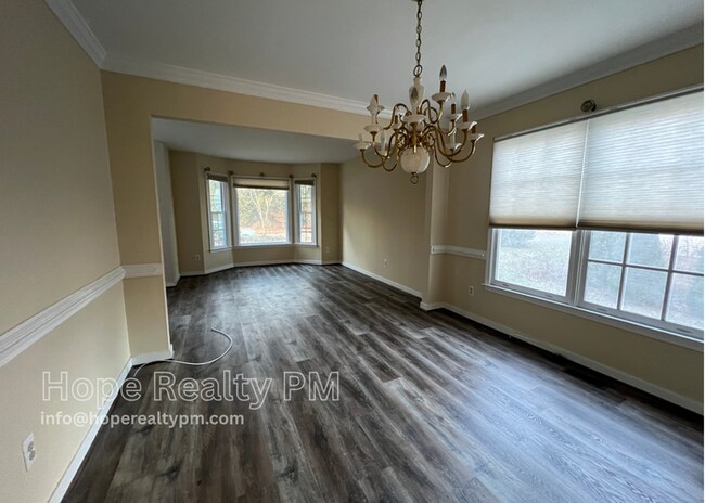 Foto del edificio - 5303 Highberry Woods Rd