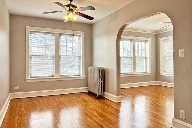 Building Photo - 532 Des Plaines Ave.