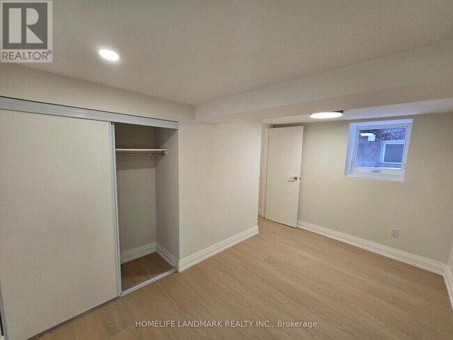 Photo du bâtiment - 9 Alton Ave