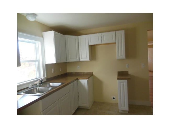 Building Photo - 23 Fairview Ave