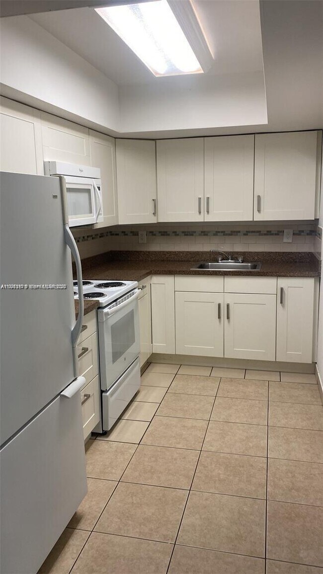 Foto del edificio - 200 NE 45th St