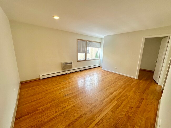 Foto del edificio - 7845 W Lawrence Ave