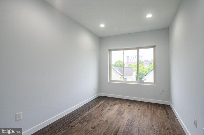 Foto del edificio - 1752 N Marshall St