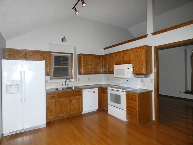 Building Photo - Beautiful Home in Parkville, MO