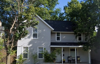 Building Photo - 820 Water St