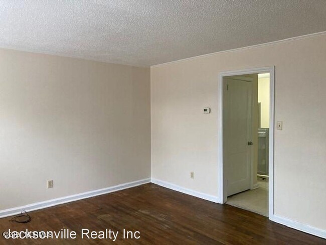Building Photo - 2 br, 1 bath House - 724 New River Drive