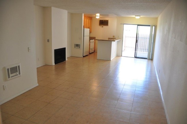 Building Photo - 9848 Tabor St