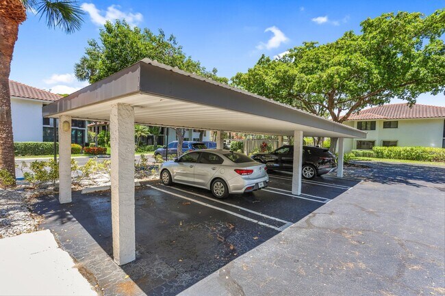 Foto del edificio - 60 Pelican Pointe Dr