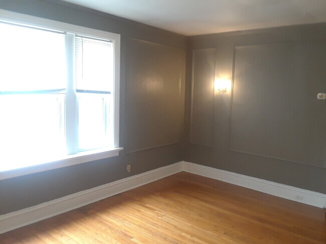 Building Photo - 3807 Keokuk St