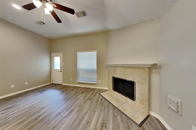 Foto del edificio - 12310 Westwold Dr