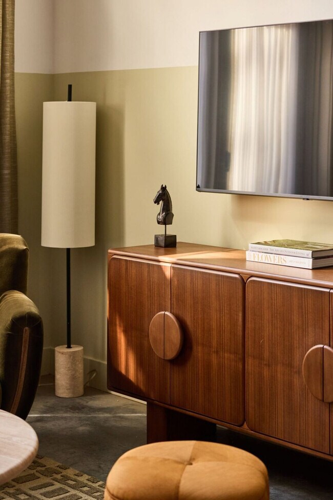 Building Photo - 110 Ann St