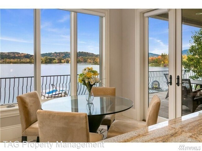 Foto del edificio - 5 br, 4.5 bath House - 4872 194th Ave SE