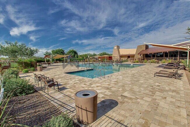 Foto del edificio - 2464 E Hazeltine Way