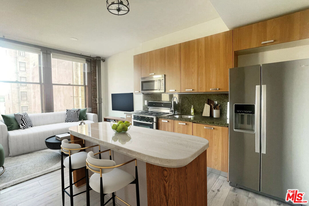 Foto principal - 460 S Spring St