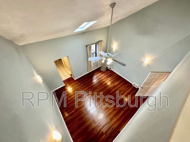 Building Photo - 2118 Sidney St