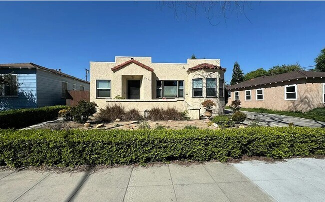 Building Photo - 3331 Cerritos Ave